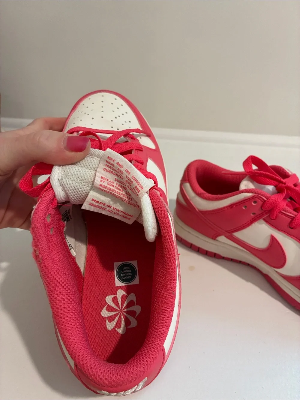 Nike Kids Low-Top Sneakers in Pink and White